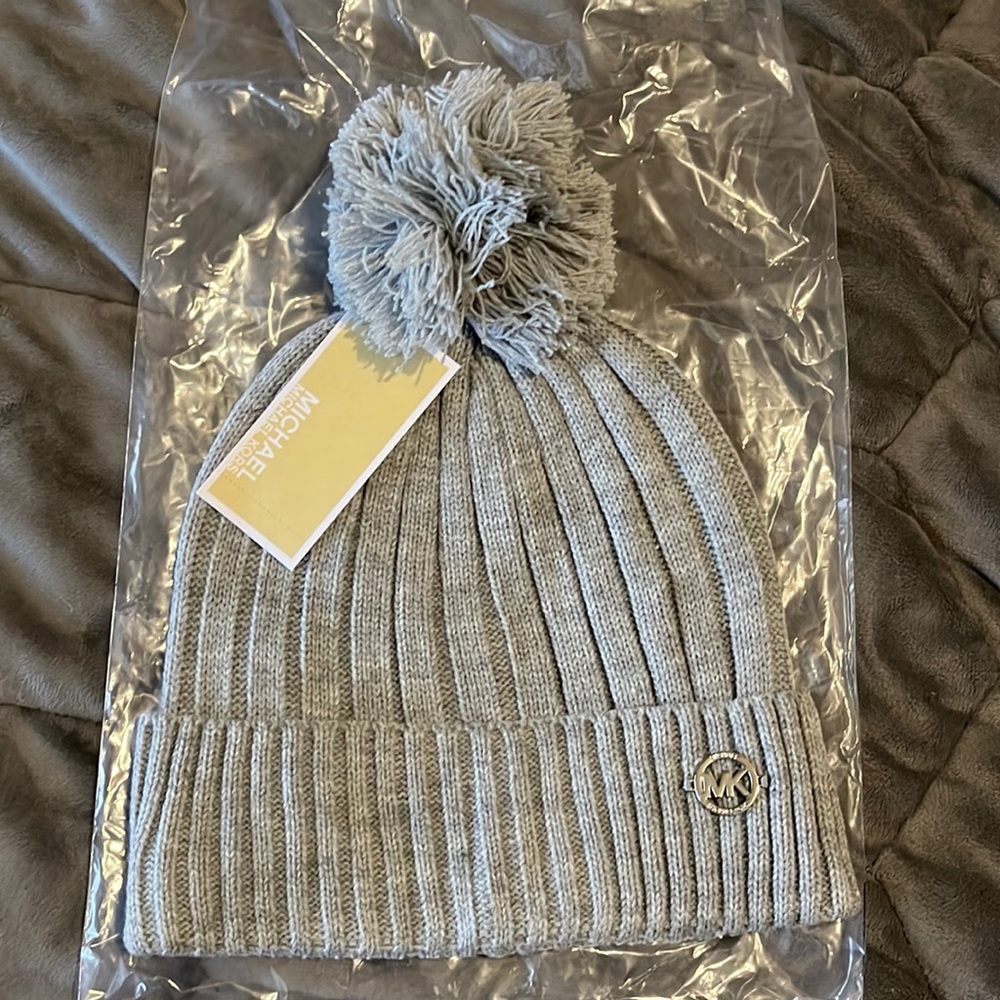 Michael Kors grey hat